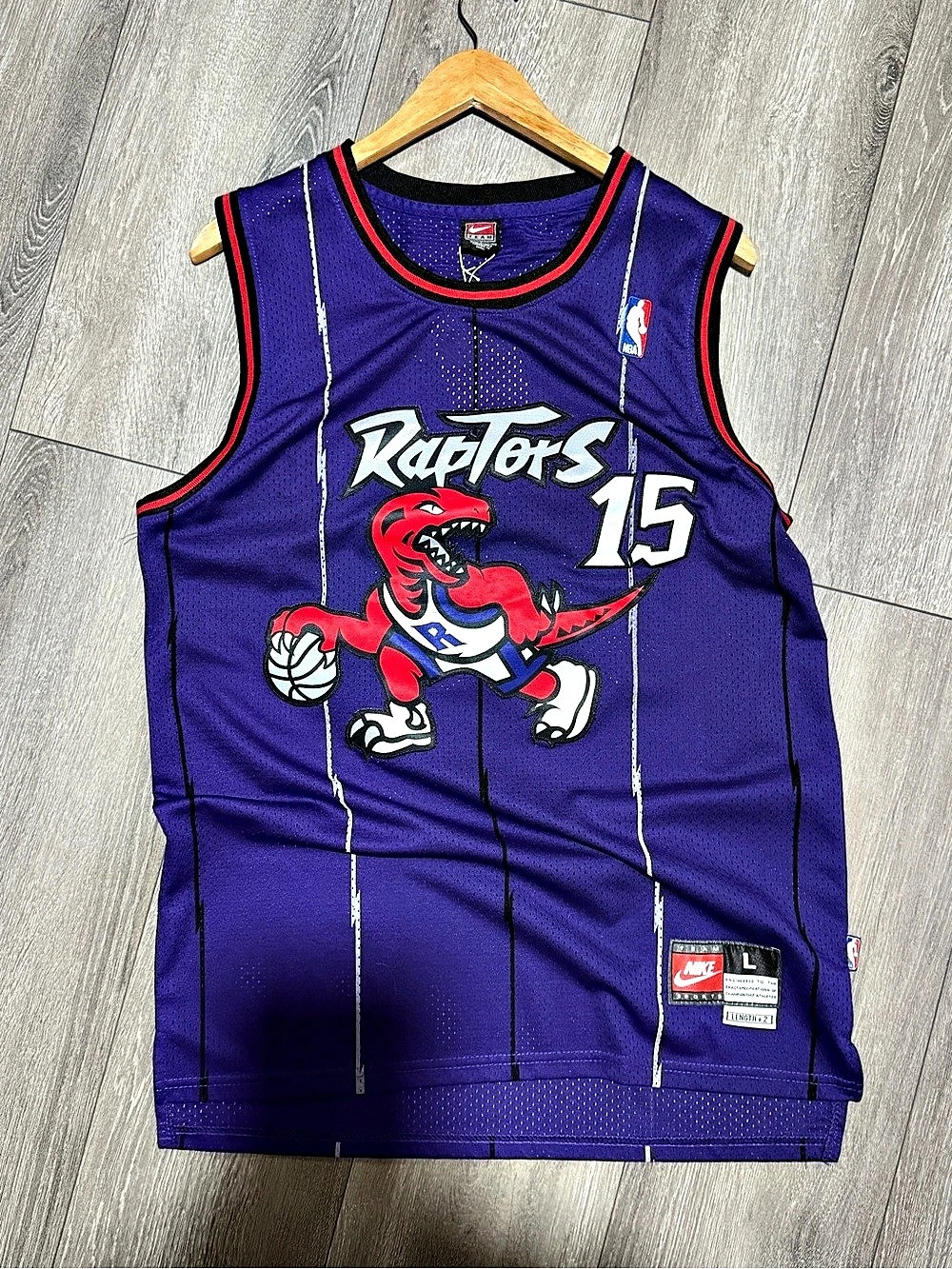 Nike Toronto Raptors Vince Carter #15 jersey Purple & Red Size Large